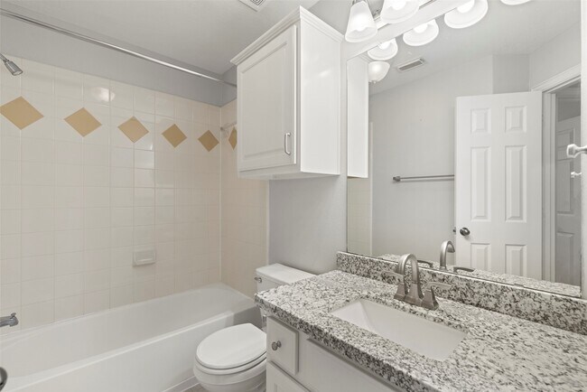 Building Photo - 118 Cezanne Woods Dr