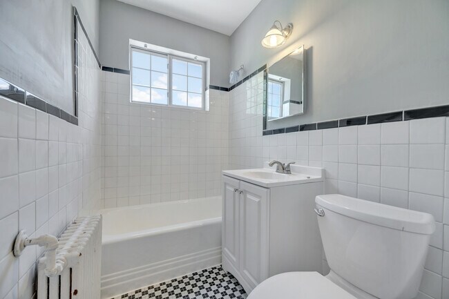 Building Photo - 1800 Shepherd St NE