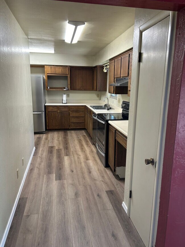 Building Photo - 3886 Canyon Loop