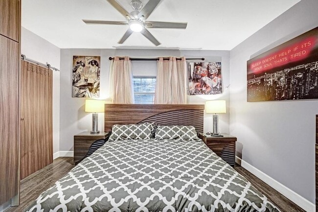 Building Photo - 2000 Jackson St