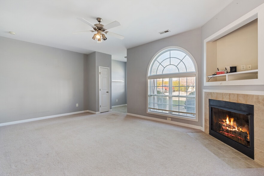 Building Photo - 2120 Piney Brook Rd