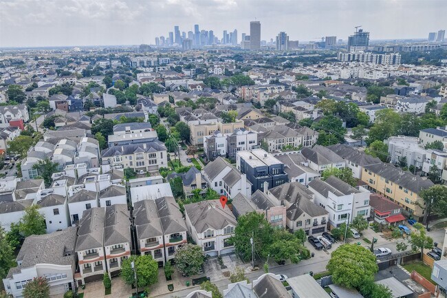 Building Photo - 702 Asbury St