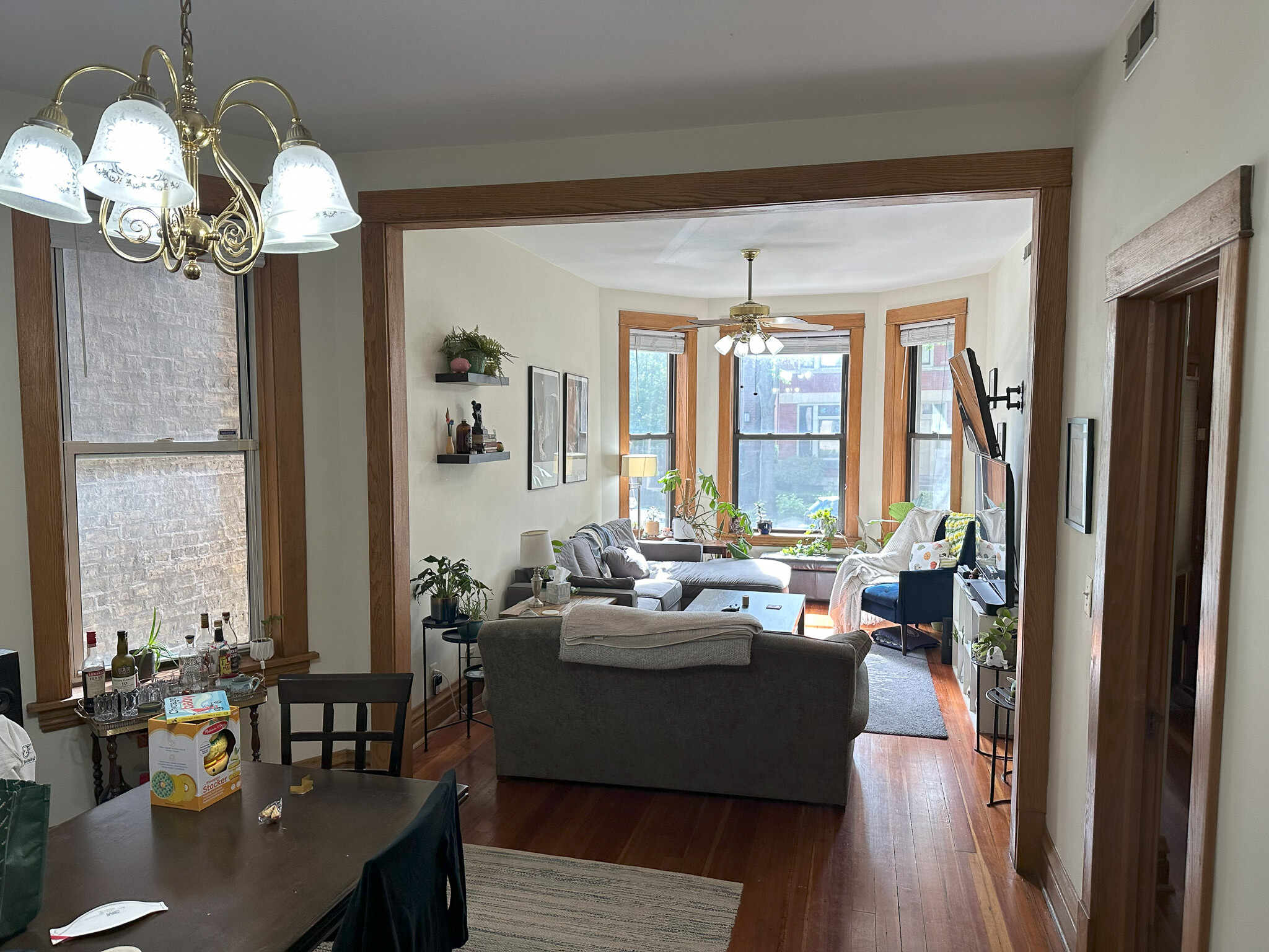 Front Living Room - 2217 N Magnolia Ave