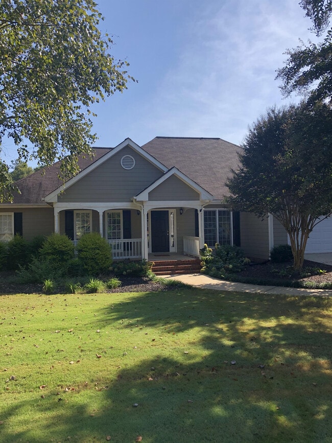 Primary Photo - 1020 Joie Dr