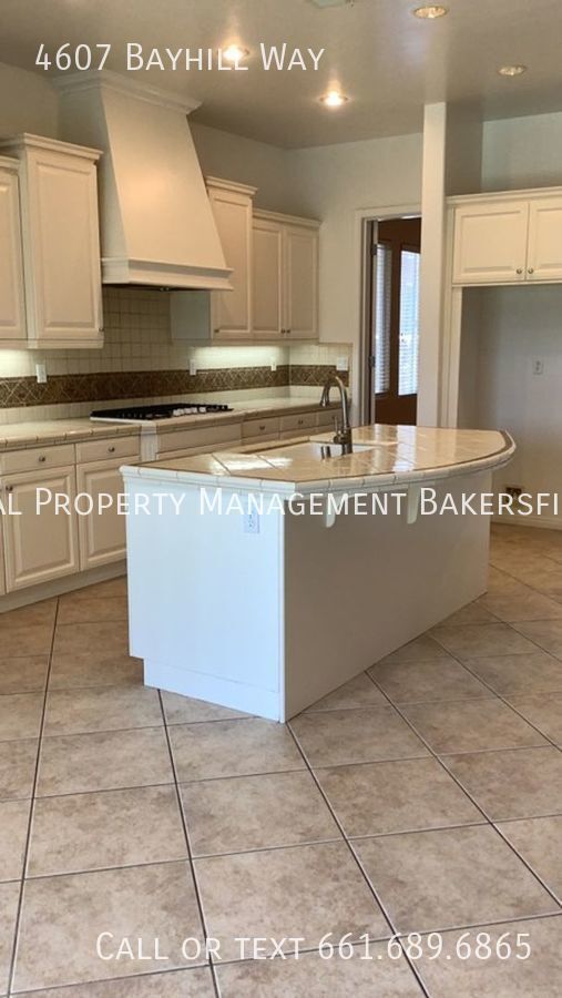 Building Photo - 4607 Bayhill Way