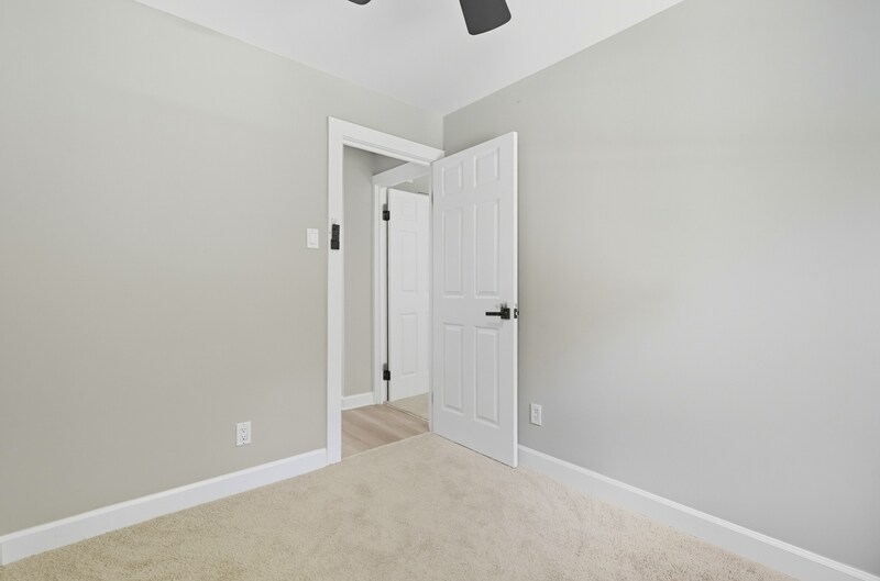 Building Photo - 2445 Harriet Ave