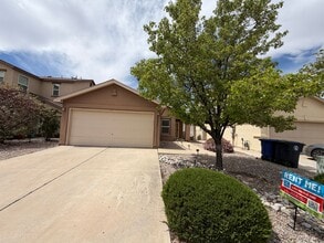 Building Photo - 3 Bedroom Single Story Available Near McMahon Blvd NW & Unser Blvd NW!