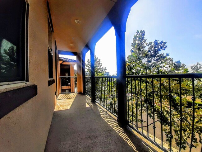 Building Photo - MERIDA LANE BREA 92823 (2 BED / 2 BATH)