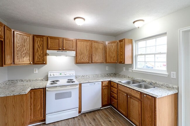 Building Photo - Newly updated 3 bedroom and 2 bath Cape Cod