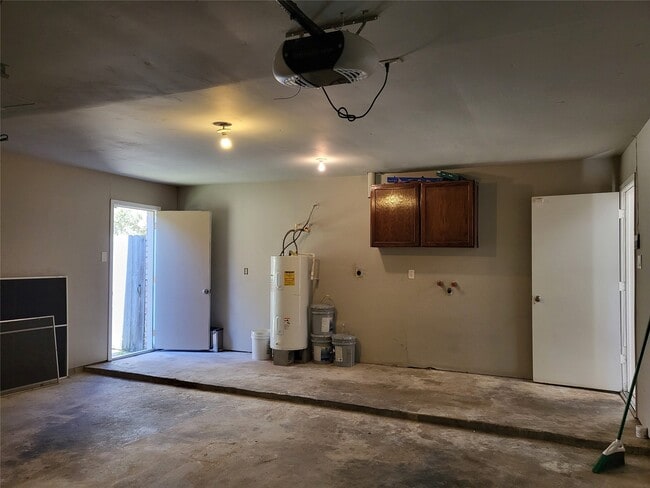 Building Photo - 2743 Ferry Landing