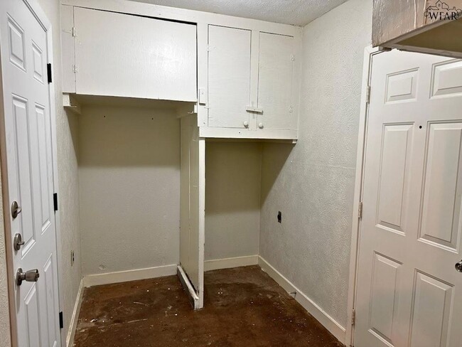 Building Photo - 4610 N Eden Hills Cir