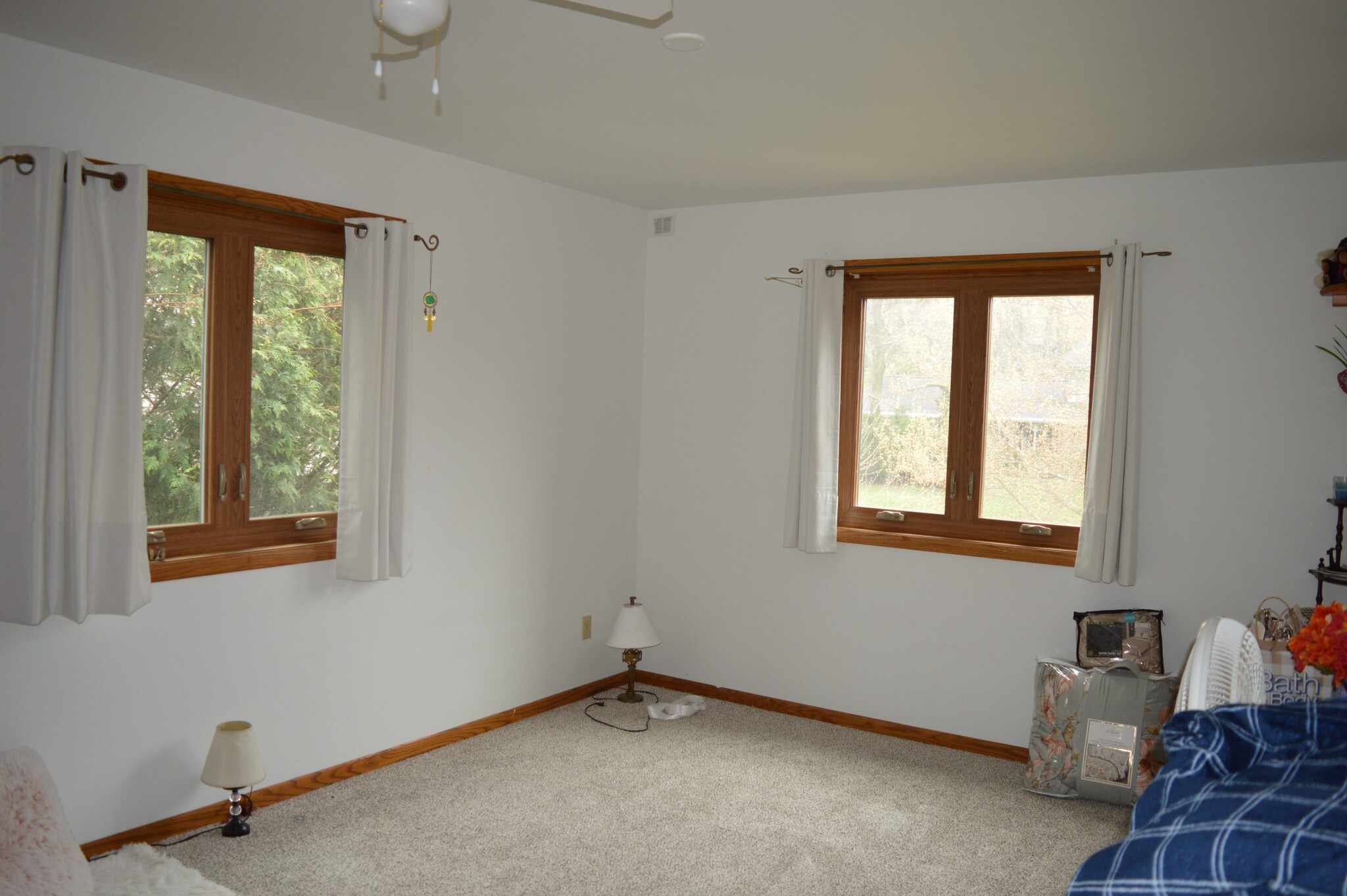 Building Photo - 5212 Rustling Oaks Ln
