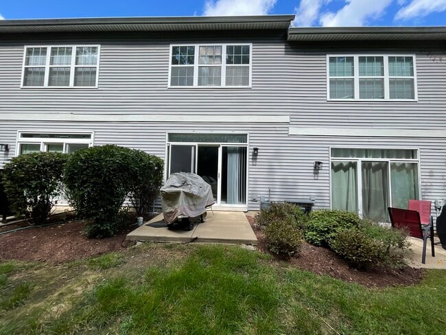 Building Photo - 1207 Brookdale Dr