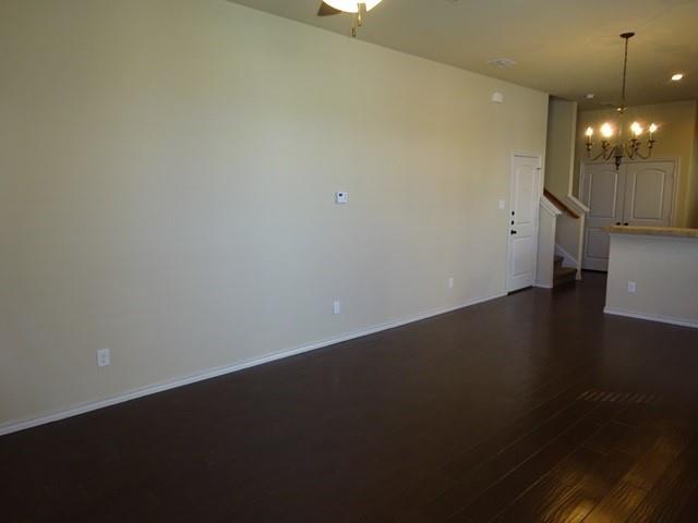 Building Photo - 160 Creekside Villa Dr