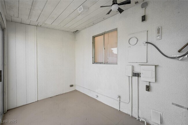 Building Photo - 4315 Ridgedale Ave