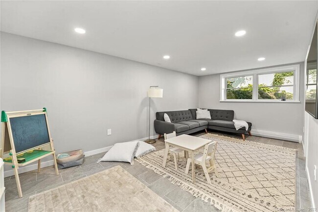 Building Photo - 50 Catoonah St