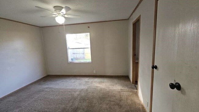 Building Photo - 11919 Kingslake Forest Dr