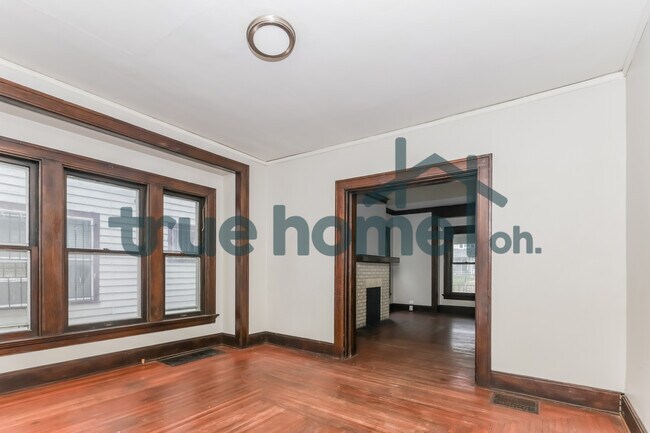 Building Photo - 1249 Everett Dr