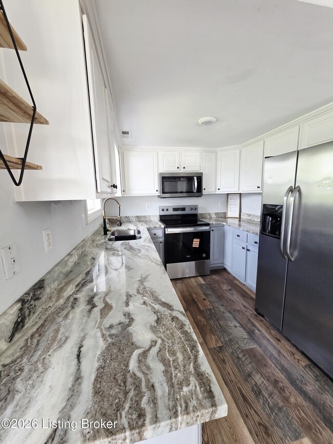 Building Photo - 11315 Top Walnut Loop