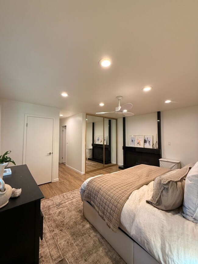 Building Photo - Welcome to this beautiful townhouse located in Walnut Creek-Countrywood 3 bedroom 2.5 Bath