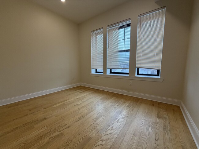 Building Photo - 84 Van Wagenen Ave