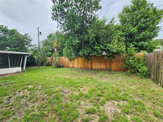 Building Photo - 1702 Aqua Ln
