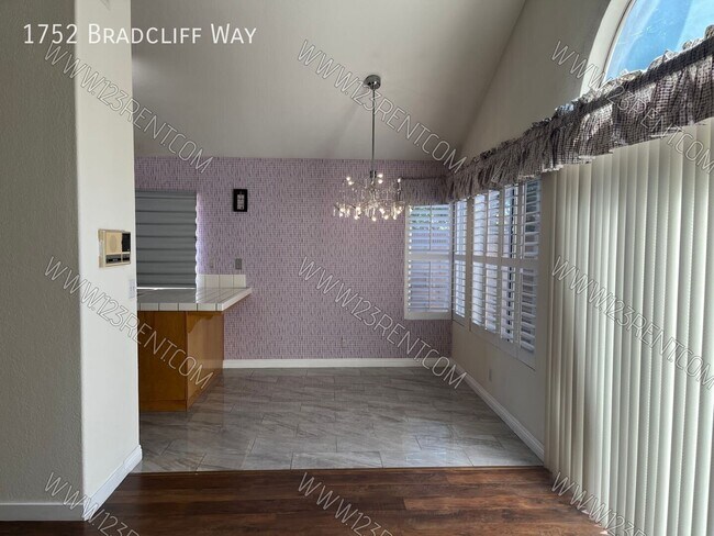 Building Photo - 1752 Bradcliff Way