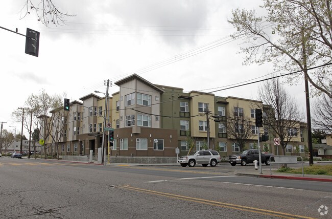 Building Photo - Estabrook Place