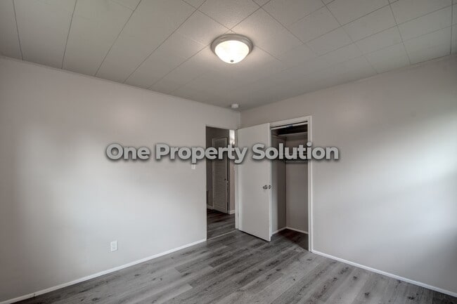 Building Photo - 7519 Alexander Ave