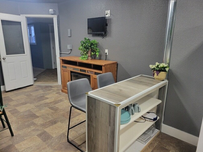 Building Photo - "Charming Studio Retreat in Stanley: Cozy 500 Sq Ft Haven with Full Bath!"