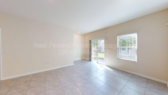 Building Photo - 373 Aralia Ln