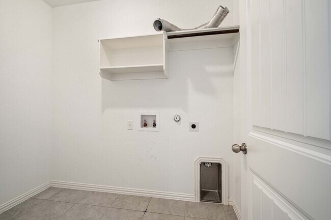 Building Photo - Newly Built 3 Bedroom, 2 Bath Home in Aval...