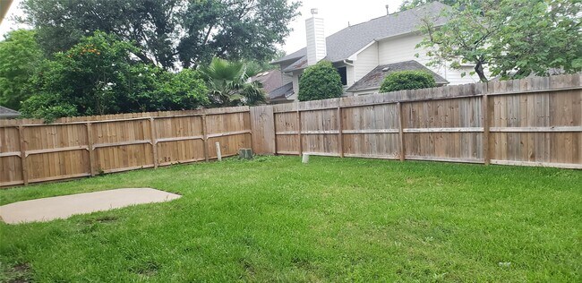 Building Photo - 3839 Landon Park Dr