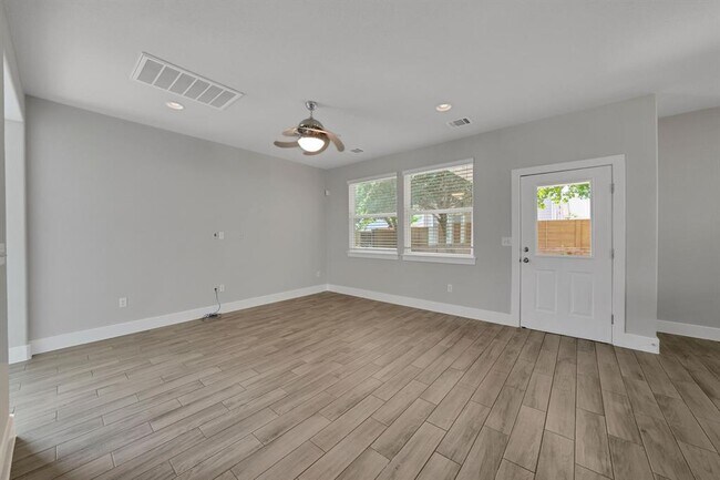 Building Photo - 7408 Brynner St