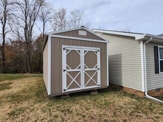 Building Photo - 573 Somerset Ln