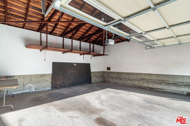 Building Photo - 5160 Los Feliz Blvd