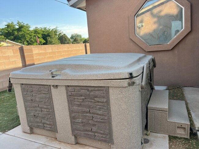 Building Photo - 6116 Cloudcroft Rd NW