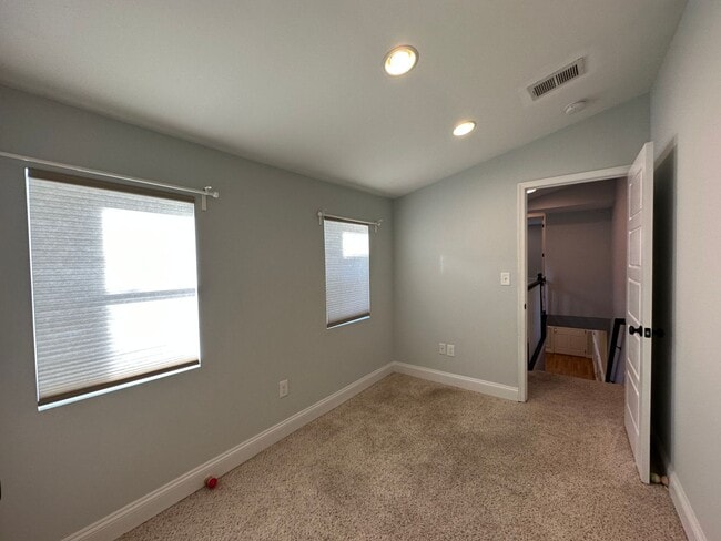 Building Photo - Charming 3 Bedroom/2.5 Bathroom Townhome in Fells Point, Baltimore, MD!