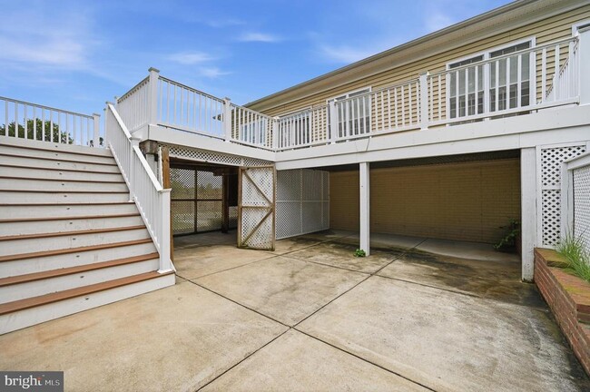 Building Photo - 24267 Purple Finch Dr
