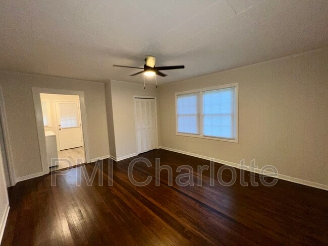 Building Photo - 503 N Pear St