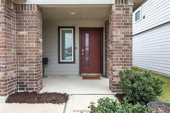 Building Photo - 918 Kickapoo Ln