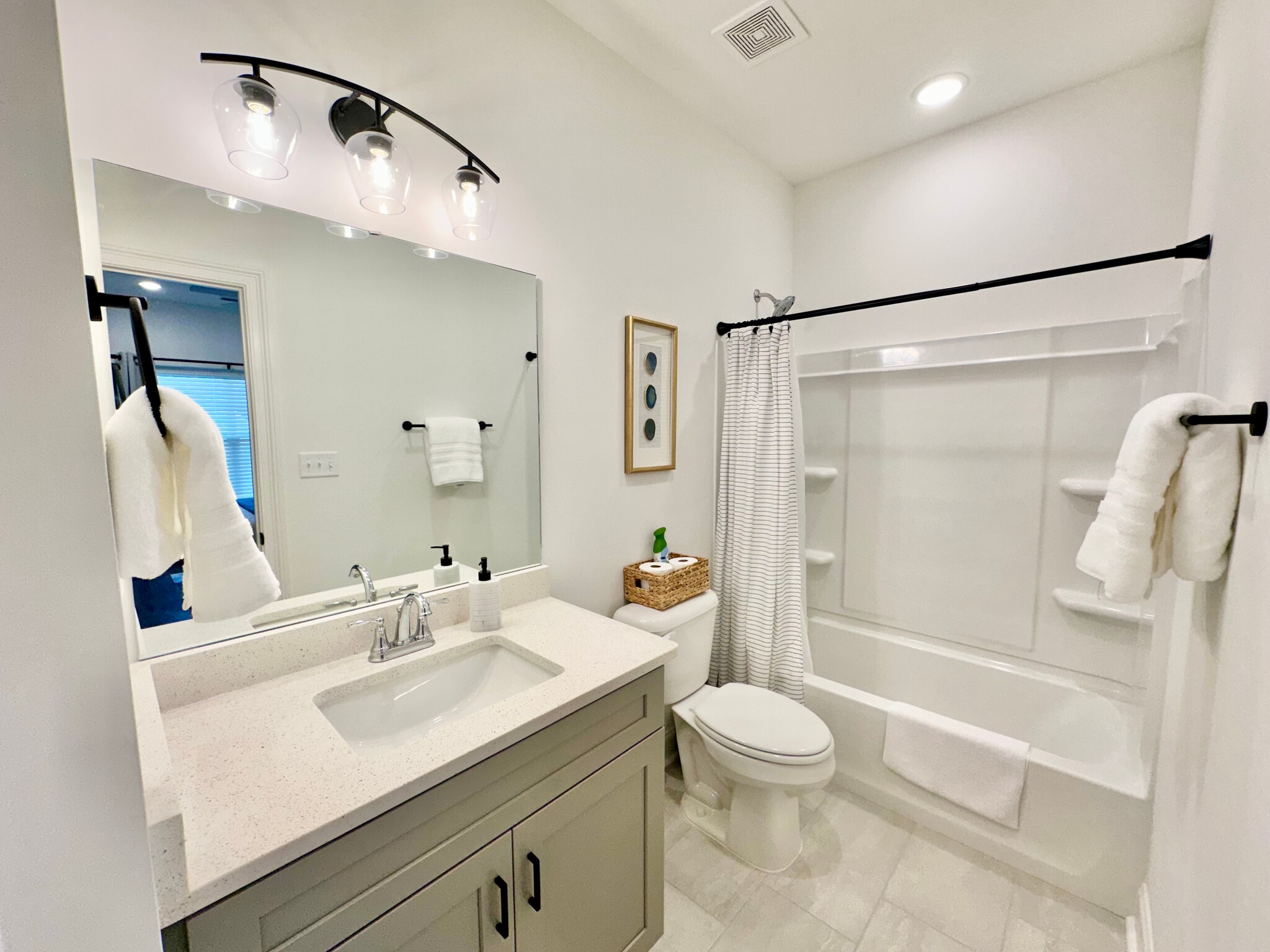 Building Photo - 605 Meadow Crest Cir
