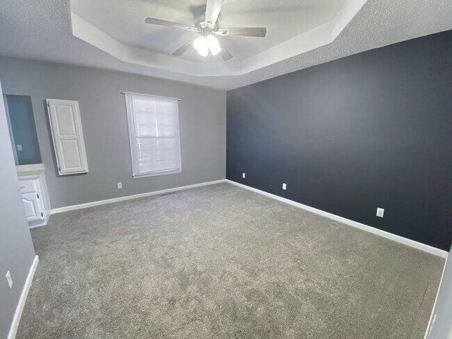Building Photo - LEASING