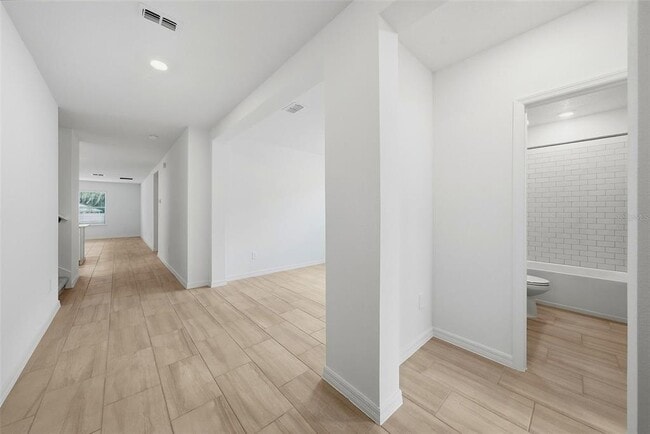 Building Photo - 9820 Feaster Dr