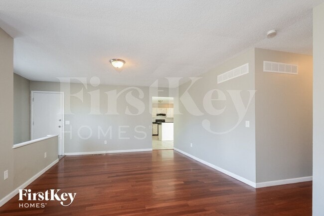 Building Photo - 2727 Dividend Park Dr