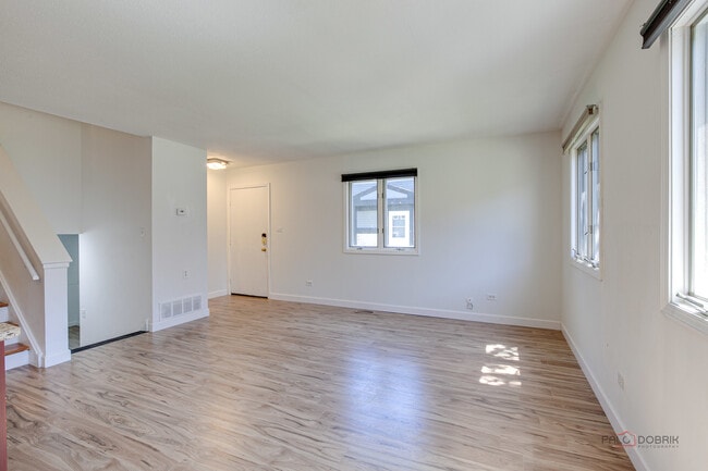 Building Photo - 808 Inverrary Ln