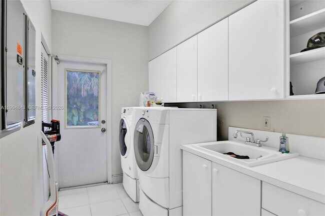 Building Photo - 1451 SW 52nd Way