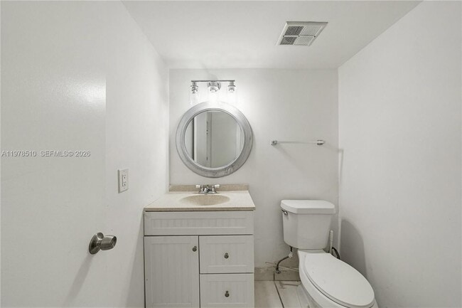 Building Photo - 9210 Fontainebleau Blvd