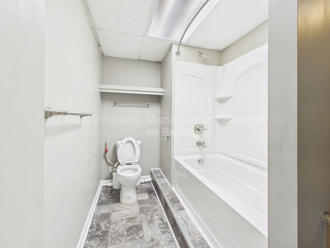 Building Photo - 2501 N Augusta St