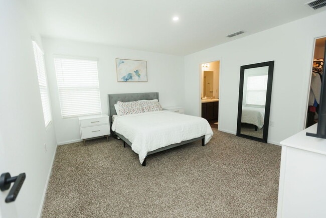 Building Photo - For Rent | Like-New 3BR/2BA Home in The Arbors – Northside Jacksonville